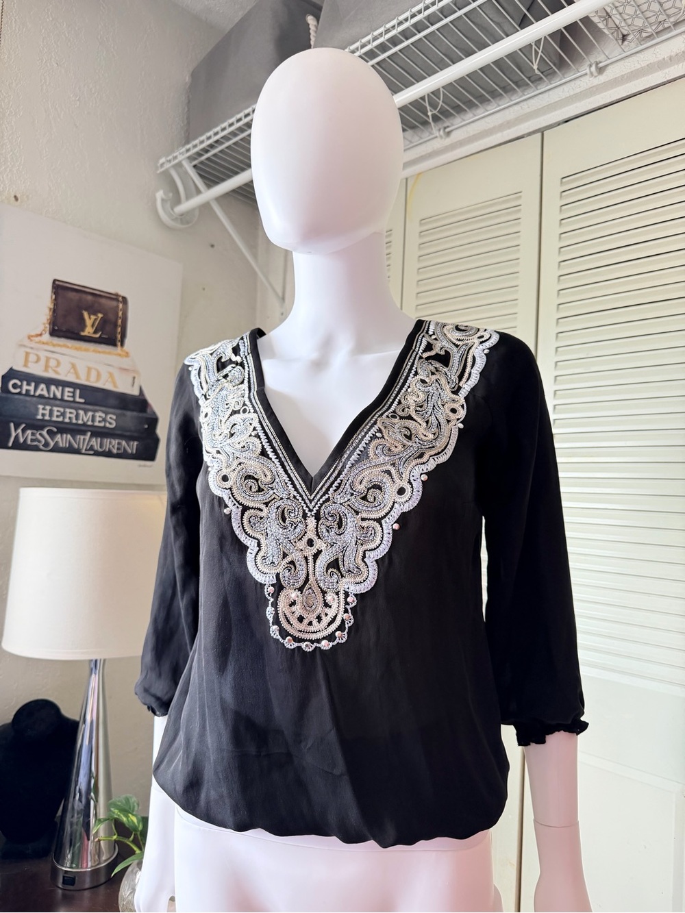 White black house market blouse size XS